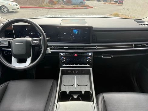 Used 2025 Hyundai Santa Fe Limited image 13