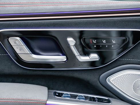 Certified 2022 Mercedes-Benz EQS 580 4MATIC Sedan image 23