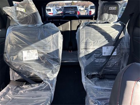 New 2026 Ford Explorer ST-Line w/ ST-Line Street Pack image 18