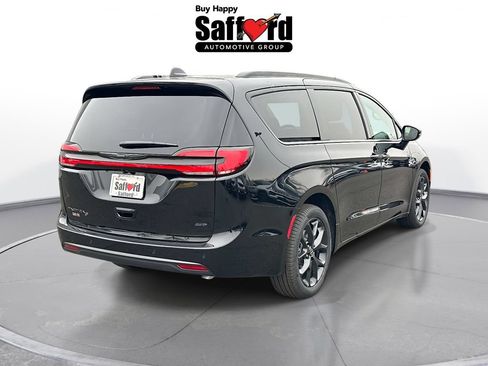 New 2026 Chrysler Pacifica Select w/ S Appearance Package AWD/4WD image 9