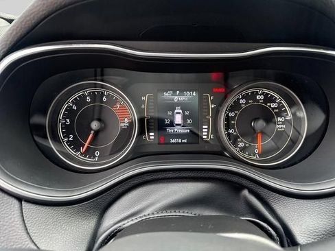 Used 2022 Jeep Cherokee Latitude w/ Sun & Sound Group AWD/4WD image 9