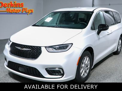 Used 2024 Chrysler Pacifica Touring-L
