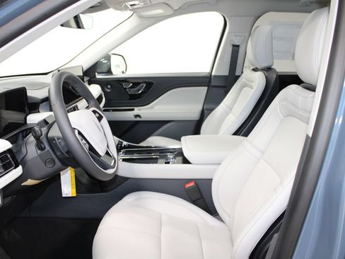 New 2026 Lincoln Aviator Reserve w/ Illumination Package RWD image 15
