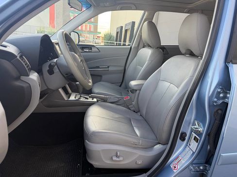 Used 2011 Subaru Forester 2.5X Premium w/ All-Weather Pkg image 17