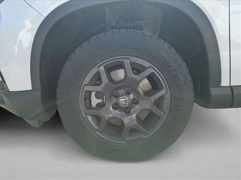 Used 2025 Honda Pilot TrailSport image 18