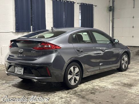 Used 2019 Hyundai Ioniq Plug-In Hybrid image 6