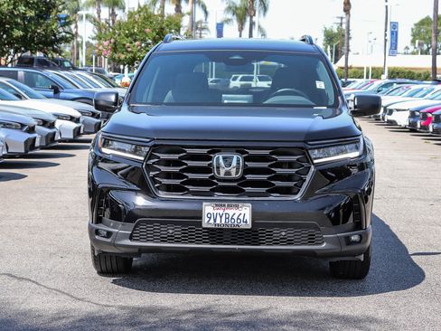 Certified 2025 Honda Pilot Sport image 2