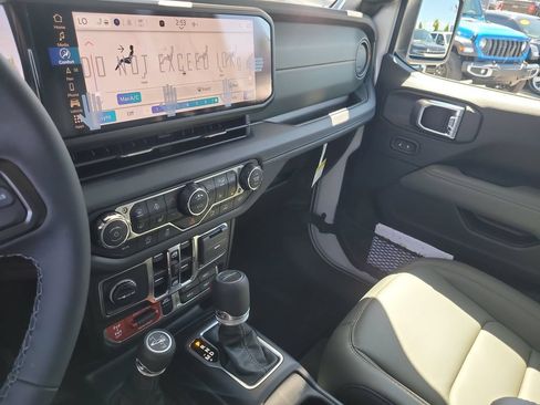 New 2026 Jeep Gladiator Mojave AWD/4WD image 22