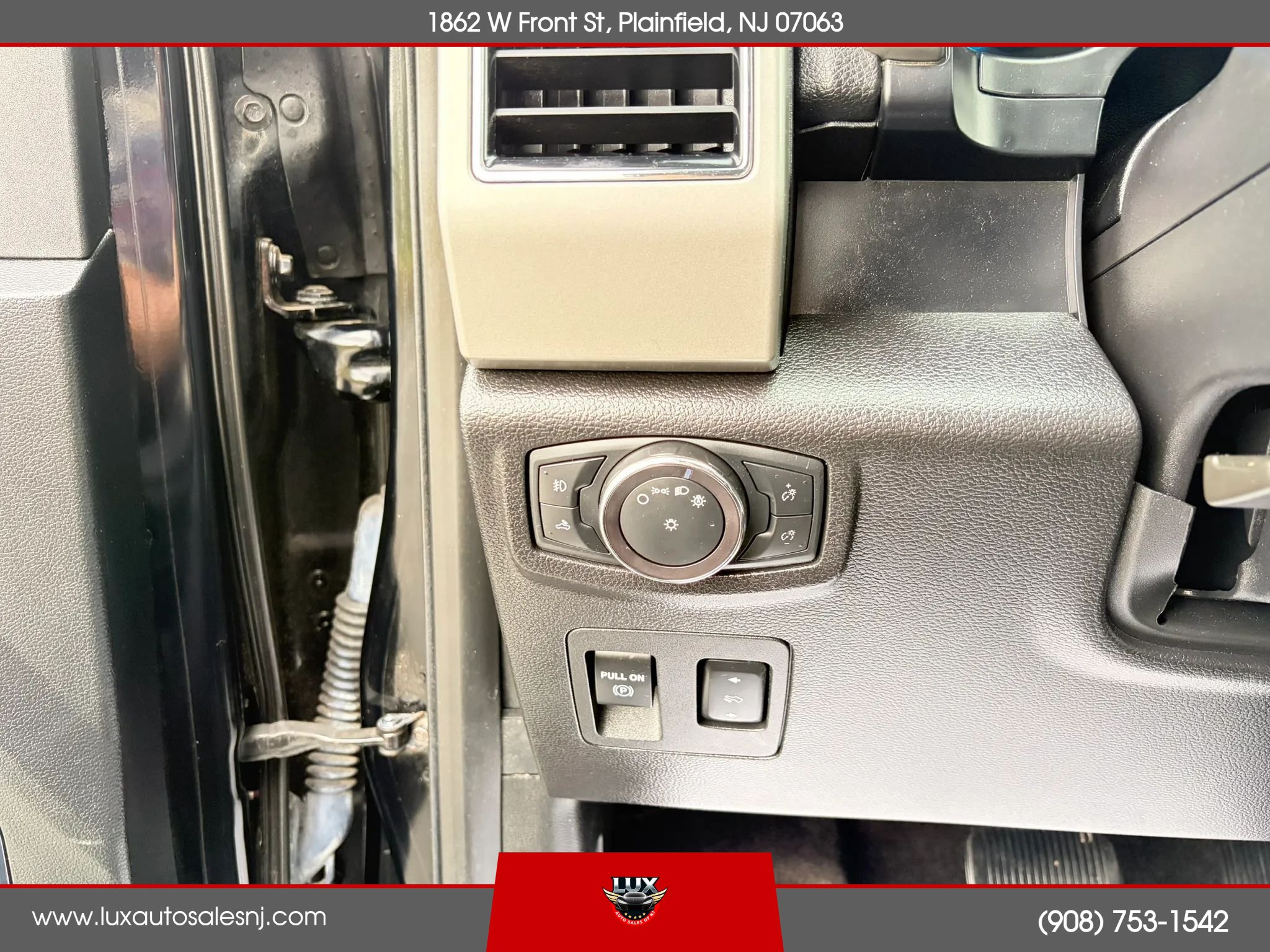 Used 2018 Ford F150 Lariat w/ Trailer Tow Package AWD/4WD image 38