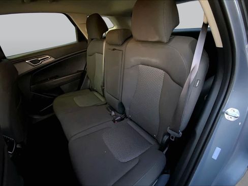 Used 2025 Kia Sportage LX FWD image 18