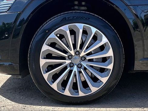 Used 2019 Audi e-tron Prestige w/ Prestige Package AWD/4WD image 12