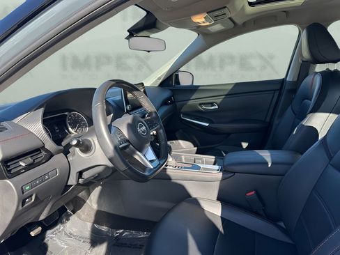 Used 2024 Nissan Sentra SR w/ SR Premium Package image 9