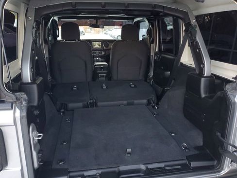 Used 2019 Jeep Wrangler Unlimited Sport S image 26