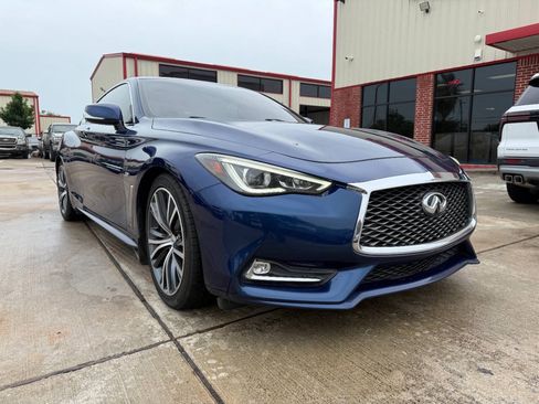 Used 2017 INFINITI Q60 3.0t w/ Premium Plus Package 3.0T RWD image 3