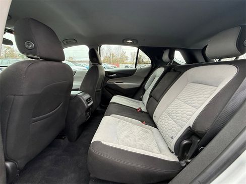 Used 2020 Chevrolet Equinox LS image 17