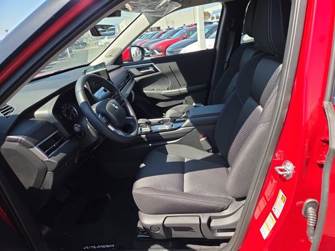 New 2026 Mitsubishi Outlander ES FWD image 4