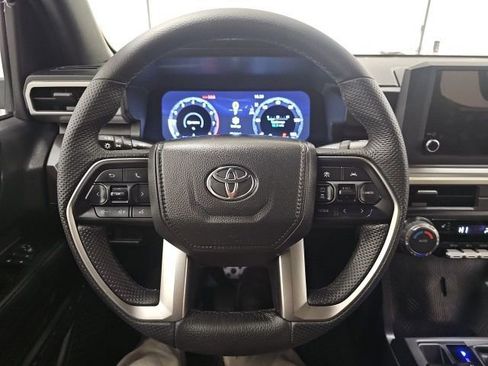 Used 2025 Toyota Tacoma TRD Sport image 17