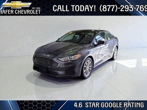 Used 2019 Ford Fusion SE image 1