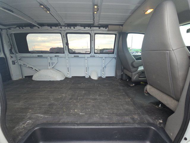 Certified 2017 Chevrolet Express 2500 RWD image 13