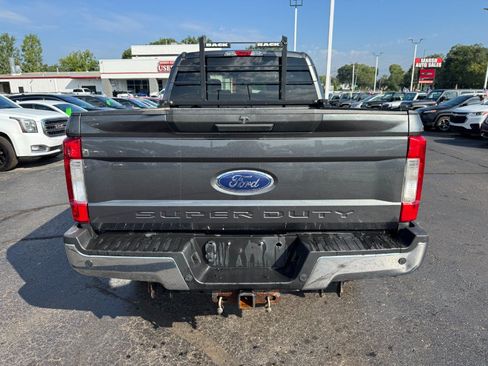 Used 2018 Ford F250 XLT w/ XLT Value Package AWD/4WD image 4