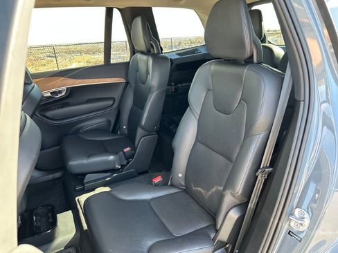 Used 2022 Volvo XC90 T6 Momentum image 22
