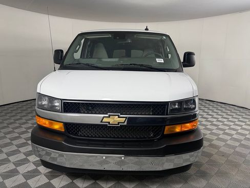 Used 2025 Chevrolet Express 3500 LT w/ LT Preferred Equipment Group RWD image 11