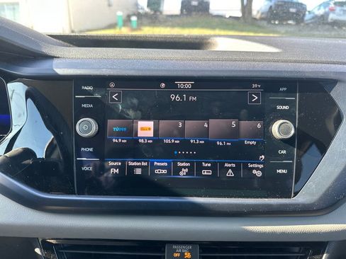 Used 2022 Volkswagen Taos SE image 15