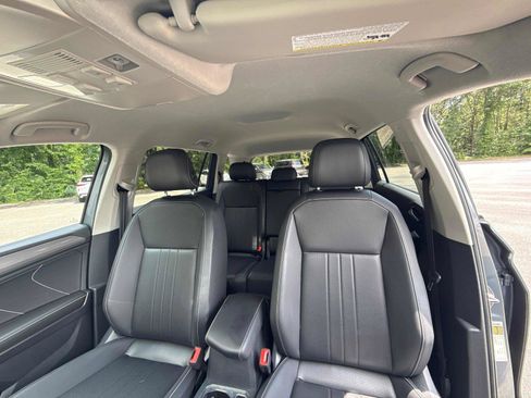 Used 2023 Volkswagen Tiguan SE FWD image 24