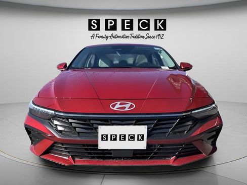 Certified 2025 Hyundai Elantra Limited image 8