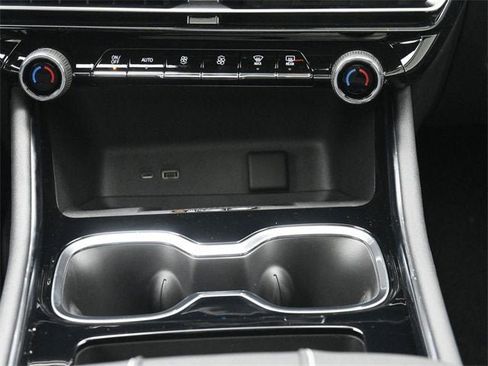 New 2026 Chevrolet Traverse LT image 25