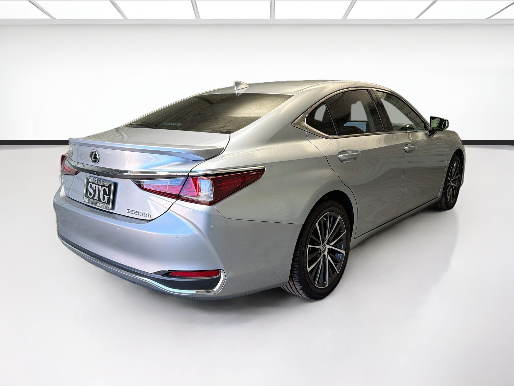 Used 2024 Lexus ES 300h w/ Premium Package FWD image 4