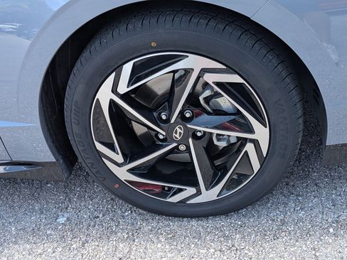 Used 2024 Hyundai Sonata SEL w/ Convenience Package FWD image 10