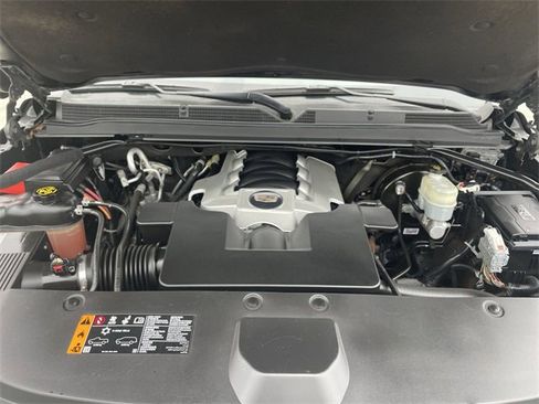 Used 2020 Cadillac Escalade Luxury image 32