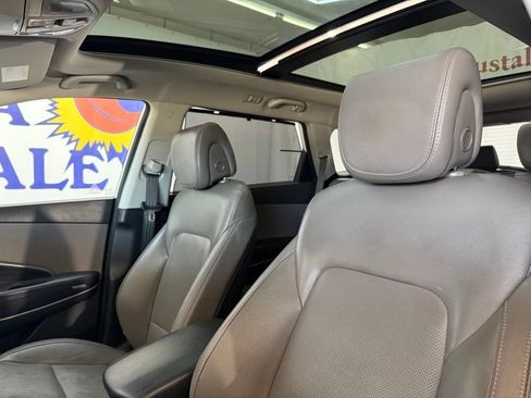 Used 2017 Hyundai Santa Fe FWD w/ SE Ultimate Tech Package 03 image 9