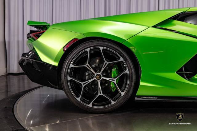 Used 2024 Lamborghini Revuelto AWD/4WD image 35