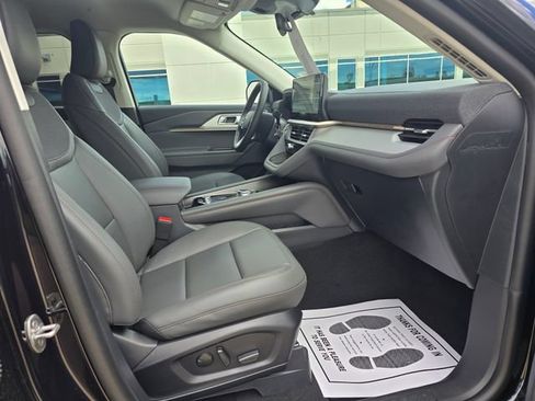 New 2026 Ford Explorer Active w/ Active Comfort Package AWD/4WD image 12