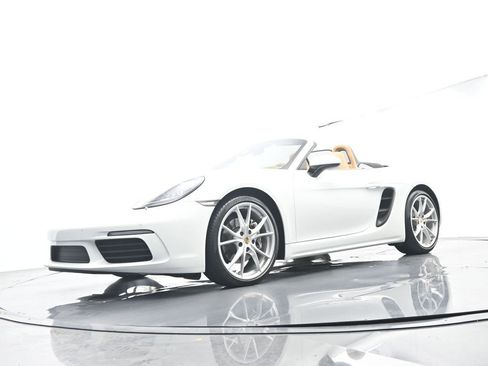 Certified 2017 Porsche 718 Boxster RWD image 51