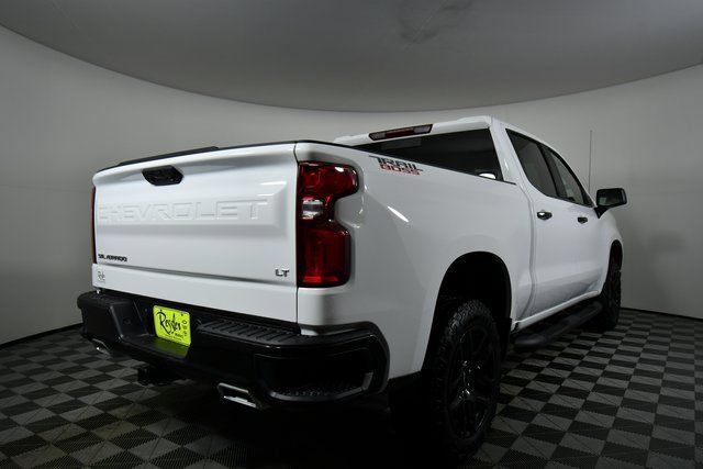 Used 2025 Chevrolet Silverado 1500 LT Trail Boss w/ Convenience Package II AWD/4WD image 11