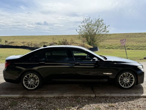 Used 2014 BMW 750Li image 11