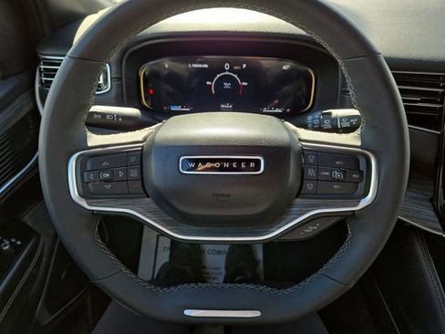 Used 2024 Jeep Wagoneer L Series III w/ Flexible Seating Group image 17