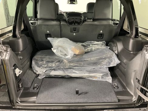 New 2026 Jeep Wrangler Unlimited Rubicon image 17