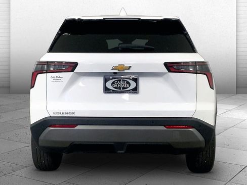 Used 2026 Chevrolet Equinox LT FWD image 3