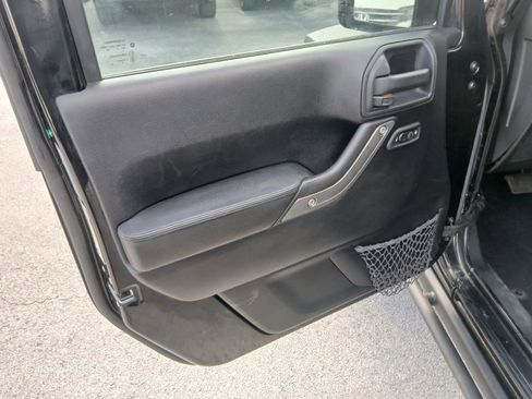 Used 2016 Jeep Wrangler Sport AWD/4WD image 11