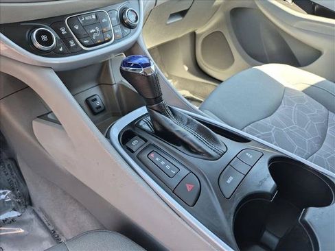 Used 2018 Chevrolet Volt LT w/ Comfort Package FWD image 12