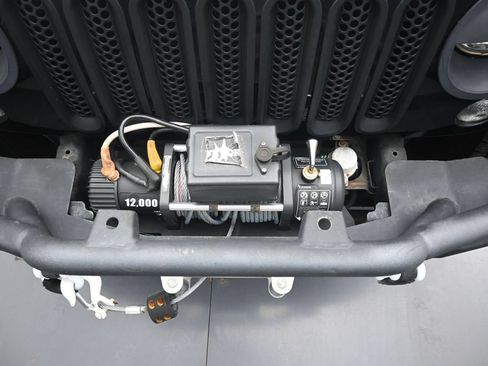 Used 2015 Jeep Wrangler Sport AWD/4WD image 24