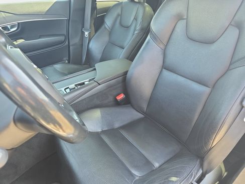 Used 2020 Volvo XC90 T6 Momentum AWD/4WD image 15