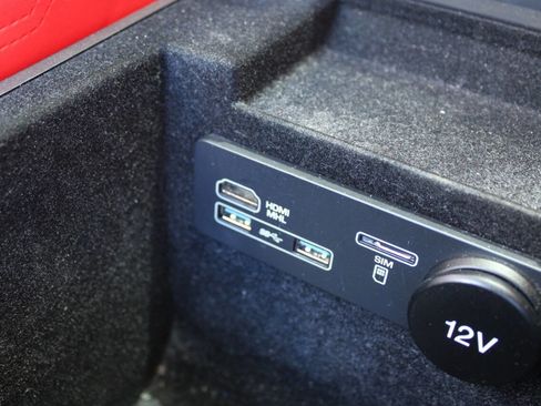 Used 2018 Jaguar XE Prestige AWD/4WD image 19