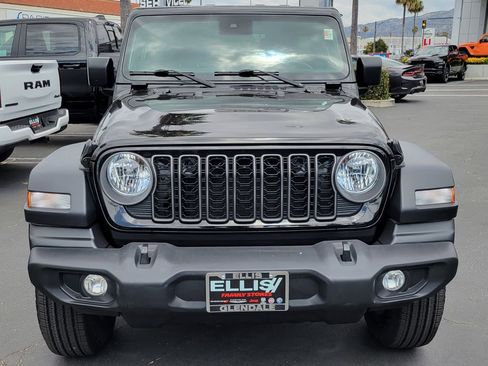 Used 2025 Jeep Wrangler Unlimited Sport AWD/4WD image 27