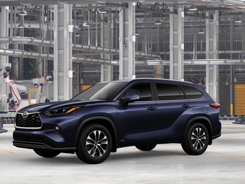 New 2026 Toyota Highlander XLE image 2