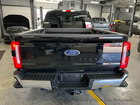 Used 2023 Ford F350 Lariat w/ FX4 Off-Road Package image 5